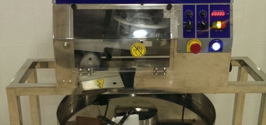 Máquina Formadora de Trufas y Dulces con Bandeja Giratoria Automática