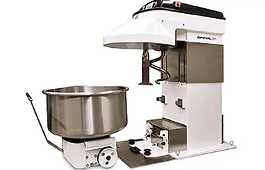 Amasadora de espiral con artesa extraíble Sinmag para panadería, cuba inox y control frontal